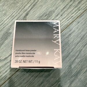 Mary Kay Translucent Loose Powder - Pink and Gray Packaging